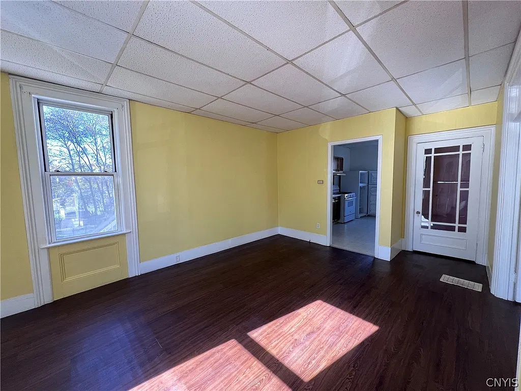 174 Syracuse Ave — Photo 3
