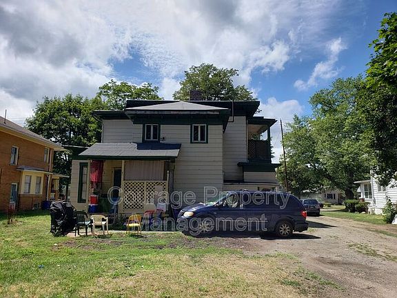 3rd image of 1302 Lake St Floor 2