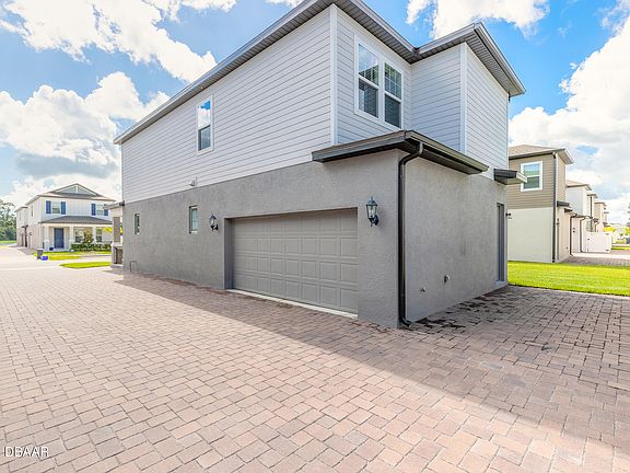 3rd image of 430 Venetian Palms Blvd