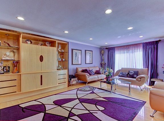 2nd image of 18643 Burbank Blvd #9
