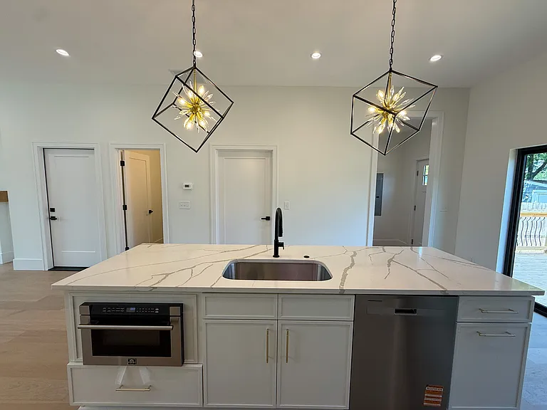 1448 Lexington Ave #A — Photo 5