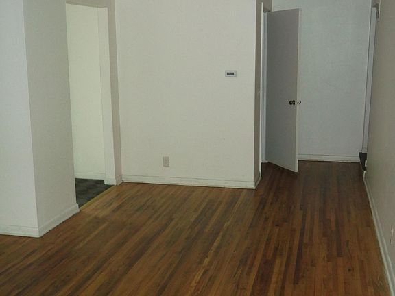 3rd image of 220 Van Brunt St