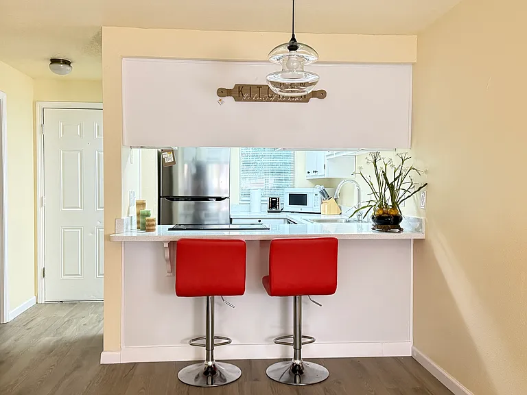 5910 SW Karla Ct — Photo 2