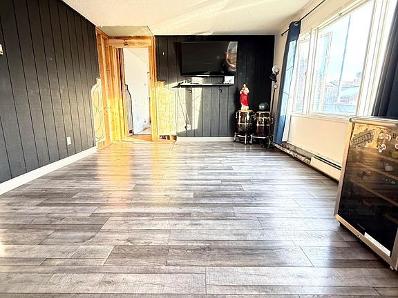 3rd image of 5419 E 4th Ave