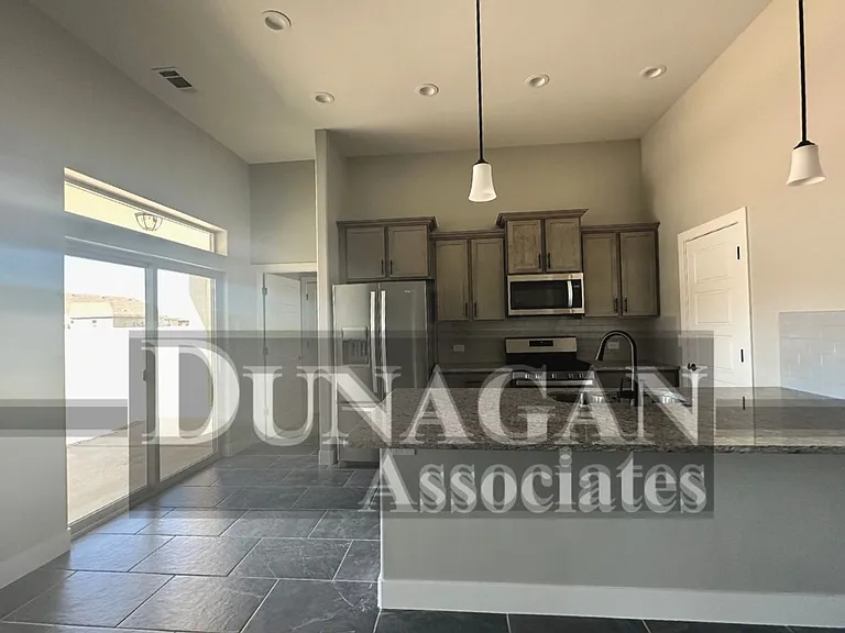 3723 Sapphire Dr — Photo 2