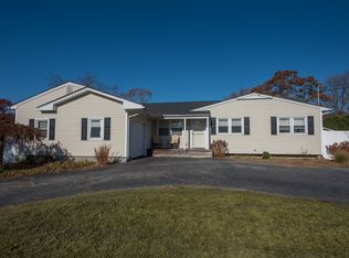 9 Pearl Ave, Holtsville, NY 11742