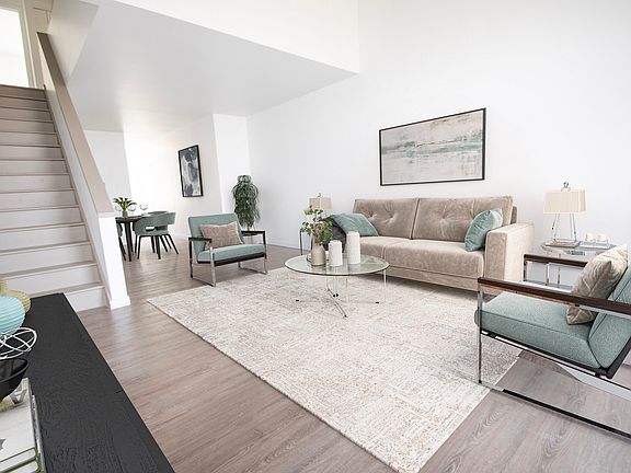 Taft&#39;s Airy Elegance: Lofty Living Room Retreat