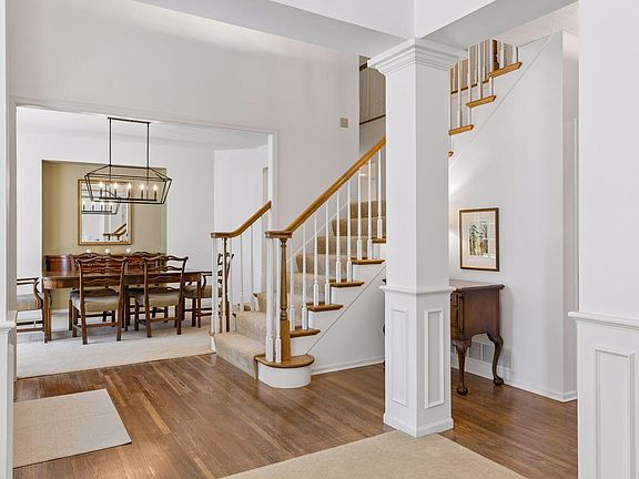 3rd image of 491 Harbor Ct