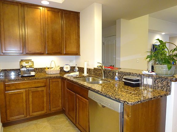 4th image of 350 S 1st St Unit 303