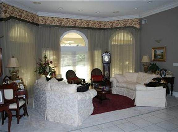 4th image of 3010 Golden Eagle Dr E