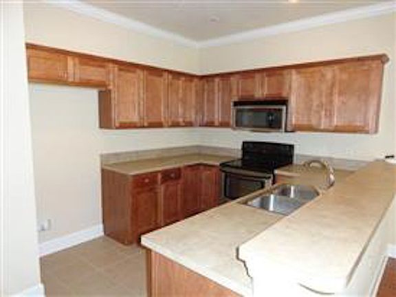 2nd image of 5609 Hampton Hill Cir