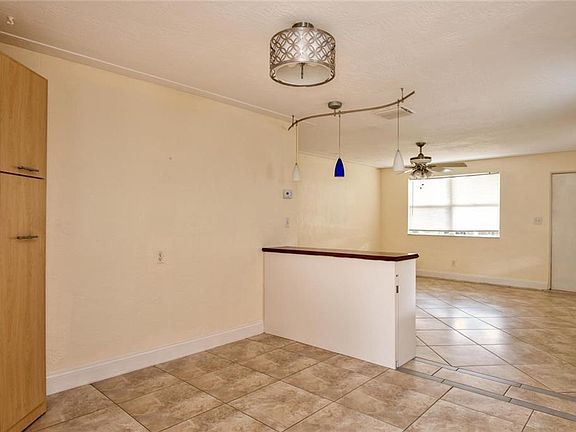5th image of 2572 18th Ave N