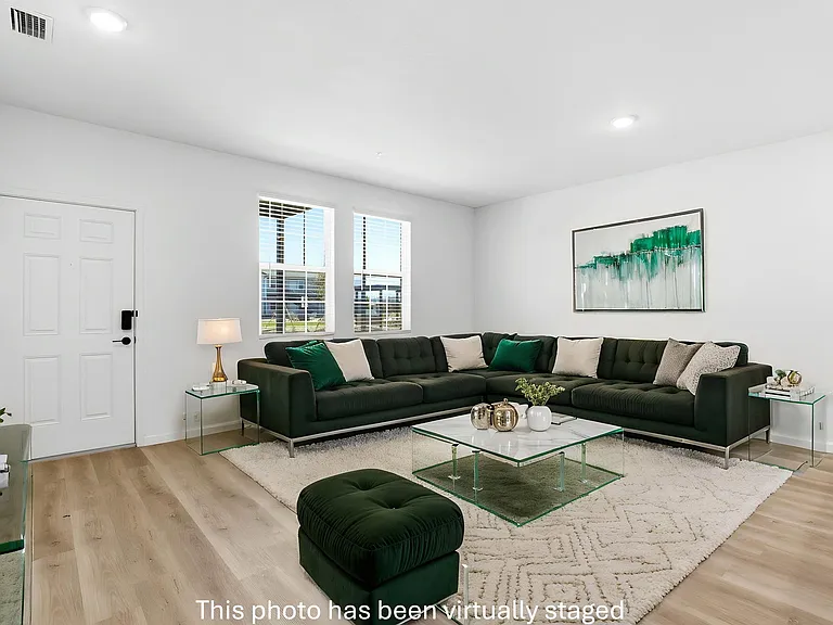 Venture Apartments — Photo 6