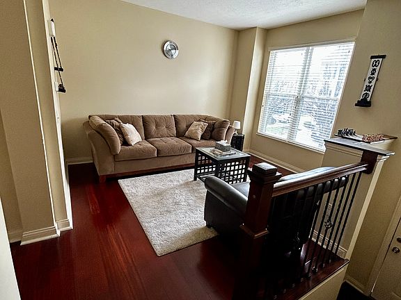 2nd image of 340 Modesta Rd