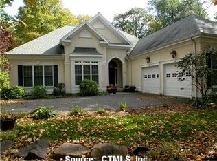 12 Worthington Dr, Bloomfield, CT 06002