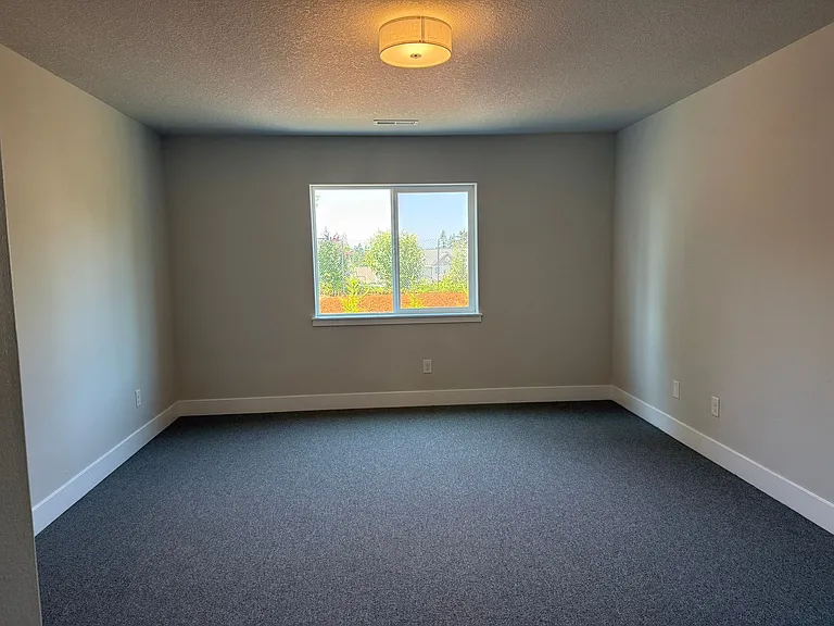 9712 NE 29th Ave — Photo 5