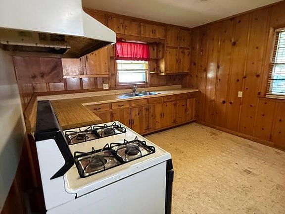 4th image of 134 Buchanan Ave