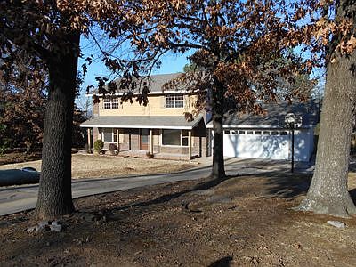 1st image of 608 Jenny Wren St