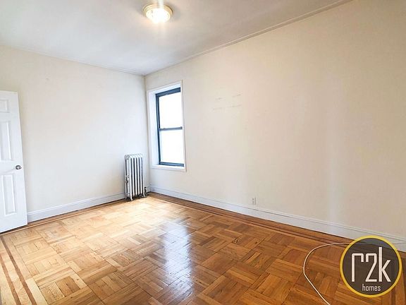 2nd image of 2906 21st Ave APT 4I