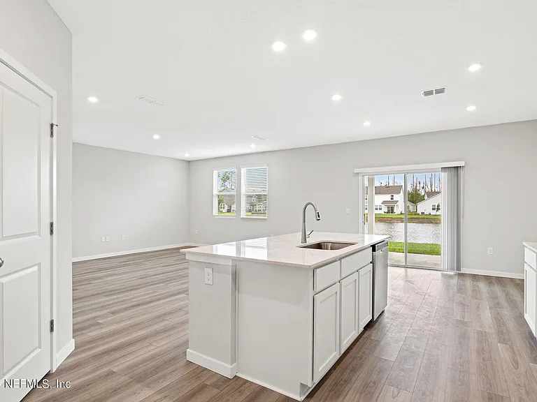 14710 Cashew Ave — Photo 2