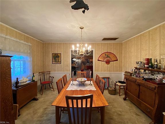 4th image of 804 Earl Of Chesterfield Ln
