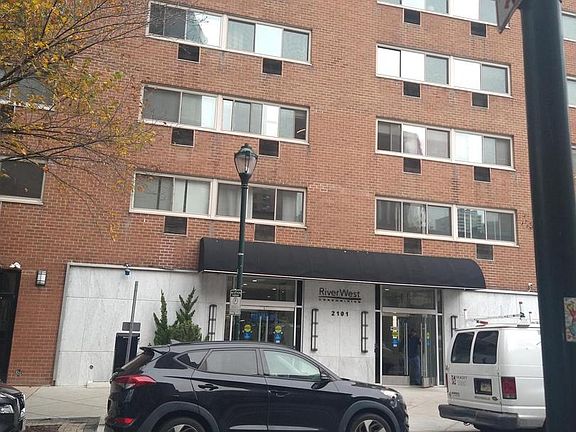 2nd image of 2101 Chestnut St Unit 1212