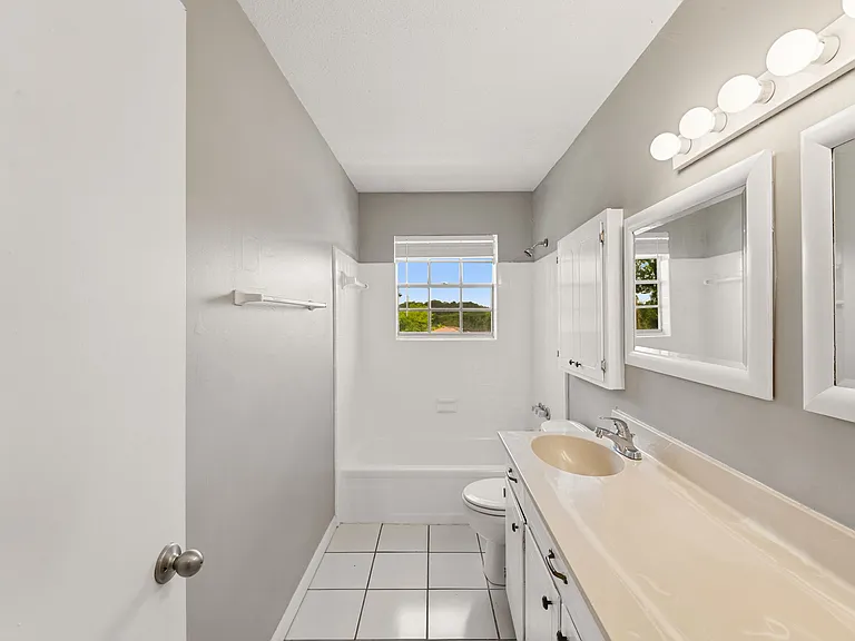 7164 Holland Ln — Photo 8
