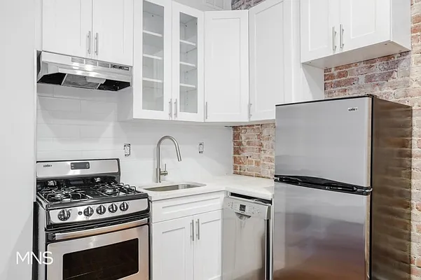 Rented by MNS Marketing | media 30