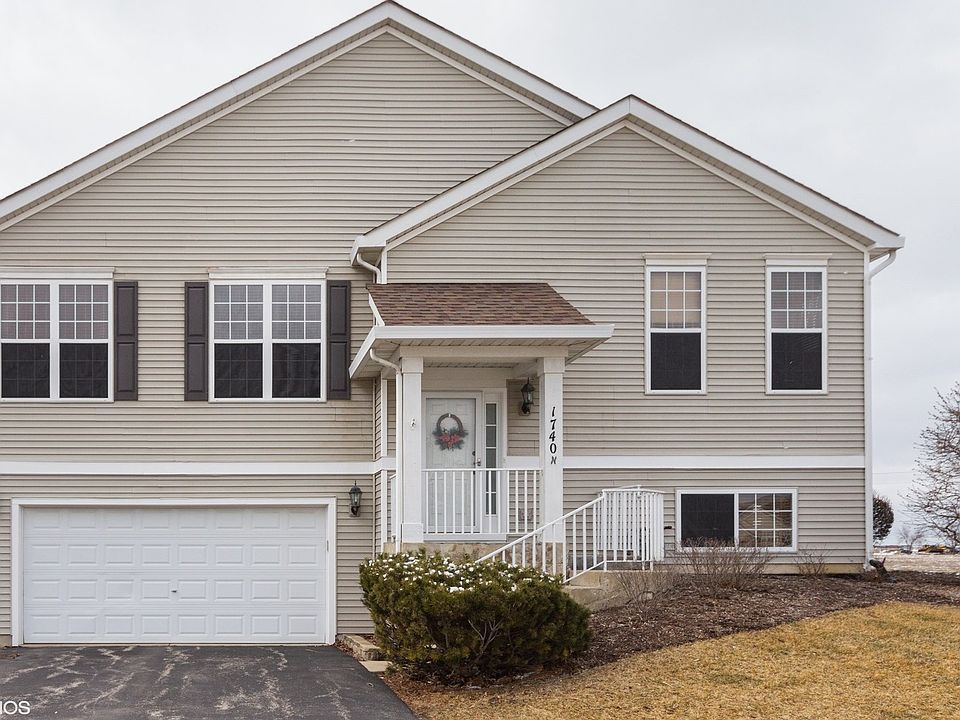 1st image of 1740 Fieldstone Dr N