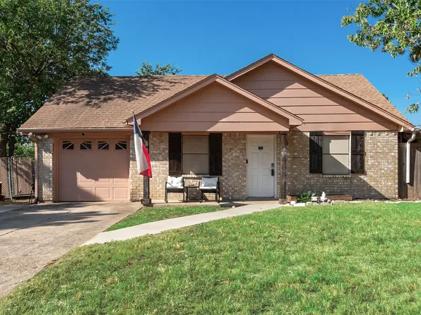 837 Blue Ridge Dr, Burleson, TX 76028