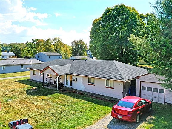 2nd image of 46735 Taylor St