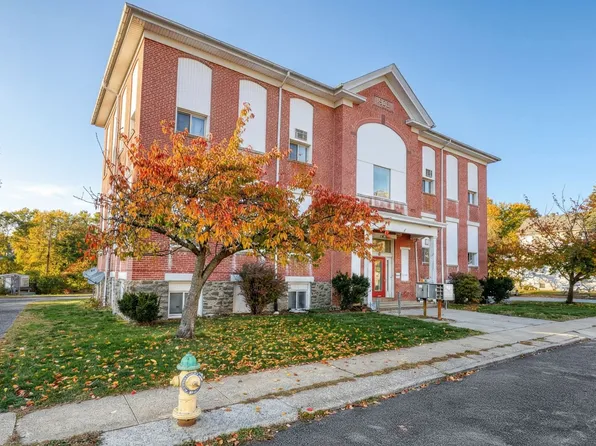 7 Adams St, 7 Adams St APT 8, Enola, PA 17025