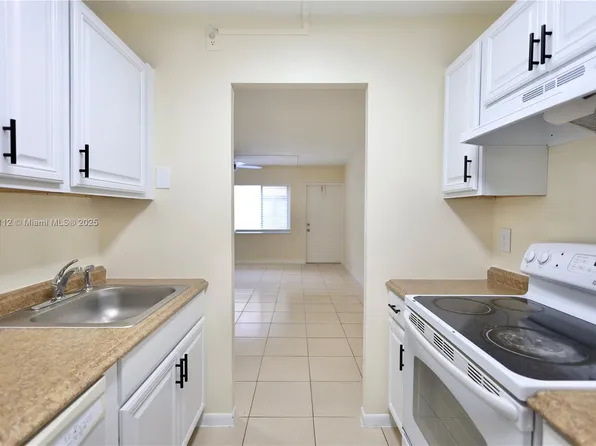 10016 Twin Lakes Dr #36-C, Coral Springs, FL 33071