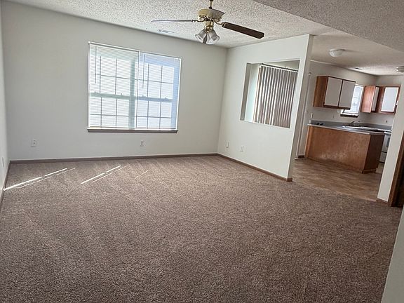 2nd image of 1607 Willow Cv