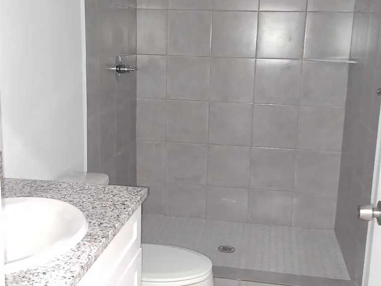 18827 Luminescent Ln — Photo 19