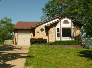 221 Solley Dr, Ballwin, MO 63021