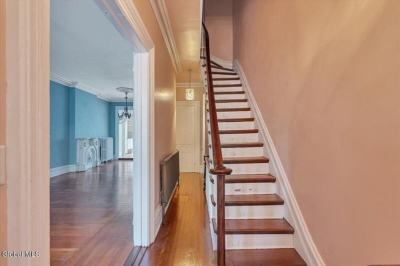 3rd image of 396 Hamilton Street