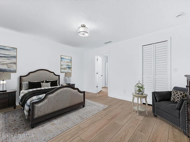 711 Avalon St SE — Photo 9