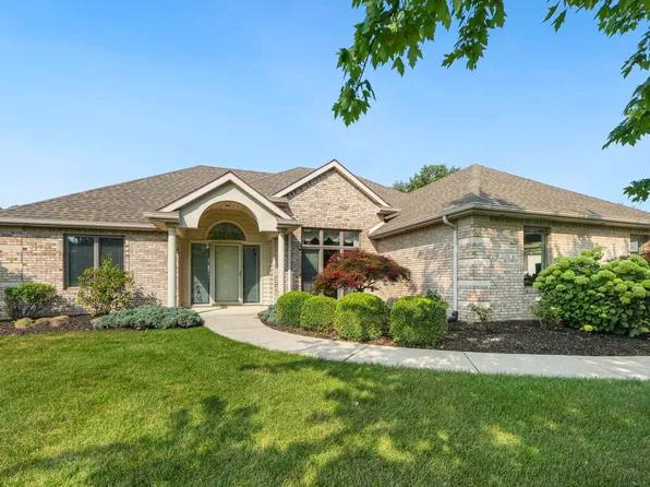 2106 Lake Ridge Dr, Fort Wayne, IN 46804