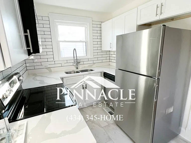 702 Mansfield Ave — Photo 10