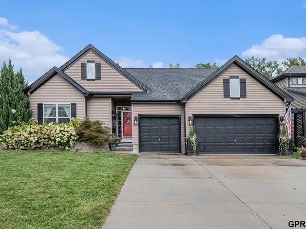 16251 Loop St, Omaha, NE 68136