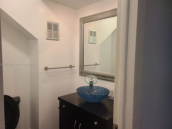 5th image of 29 Seville Cir #4-49