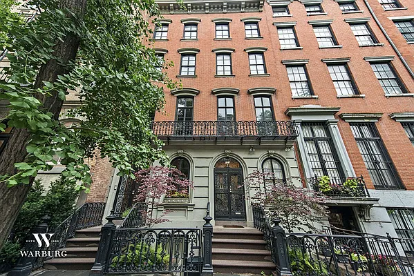Sold by Warburg | media 1