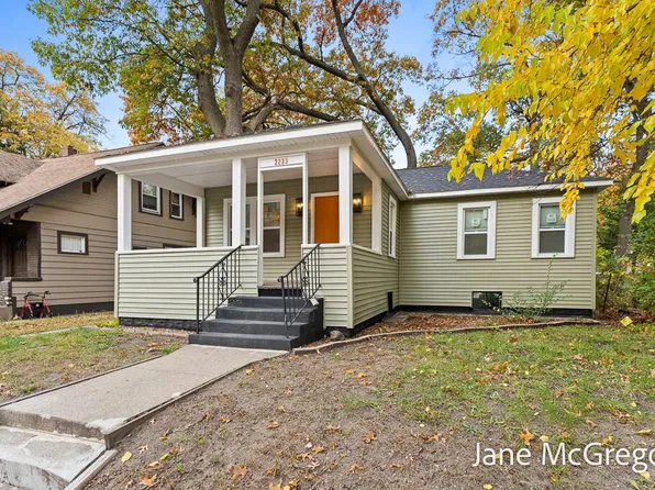 2829 9th St, Muskegon Heights, MI 49444