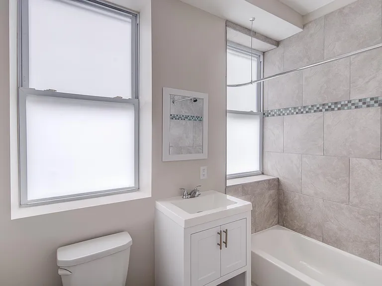317 N 52nd St #9 — Photo 5