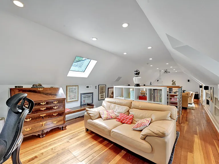 6907 Bradley Blvd — Photo 20