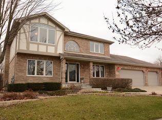 12049 W Graceland Ct, Homer Glen, IL 60491
