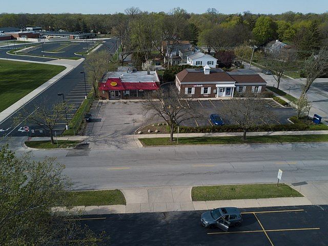 2nd image of 2747 Flossmoor Rd