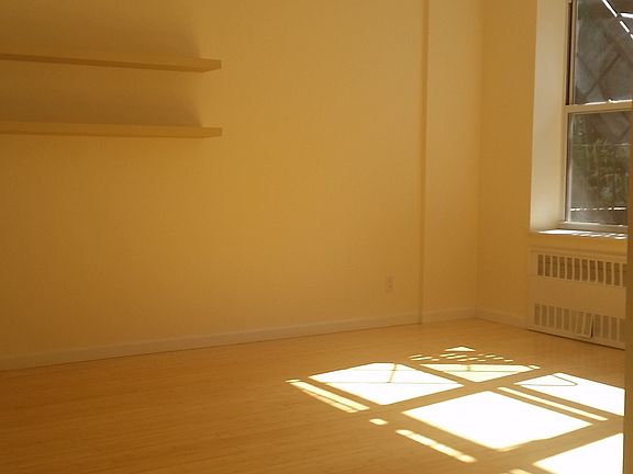 4th image of 485 Ocean Ave APT 1E