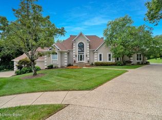 1300 Somerhill Pl, Anchorage, KY 40223